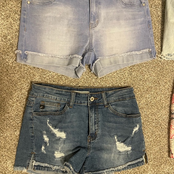 Lot of Short - Picture 3 of 11